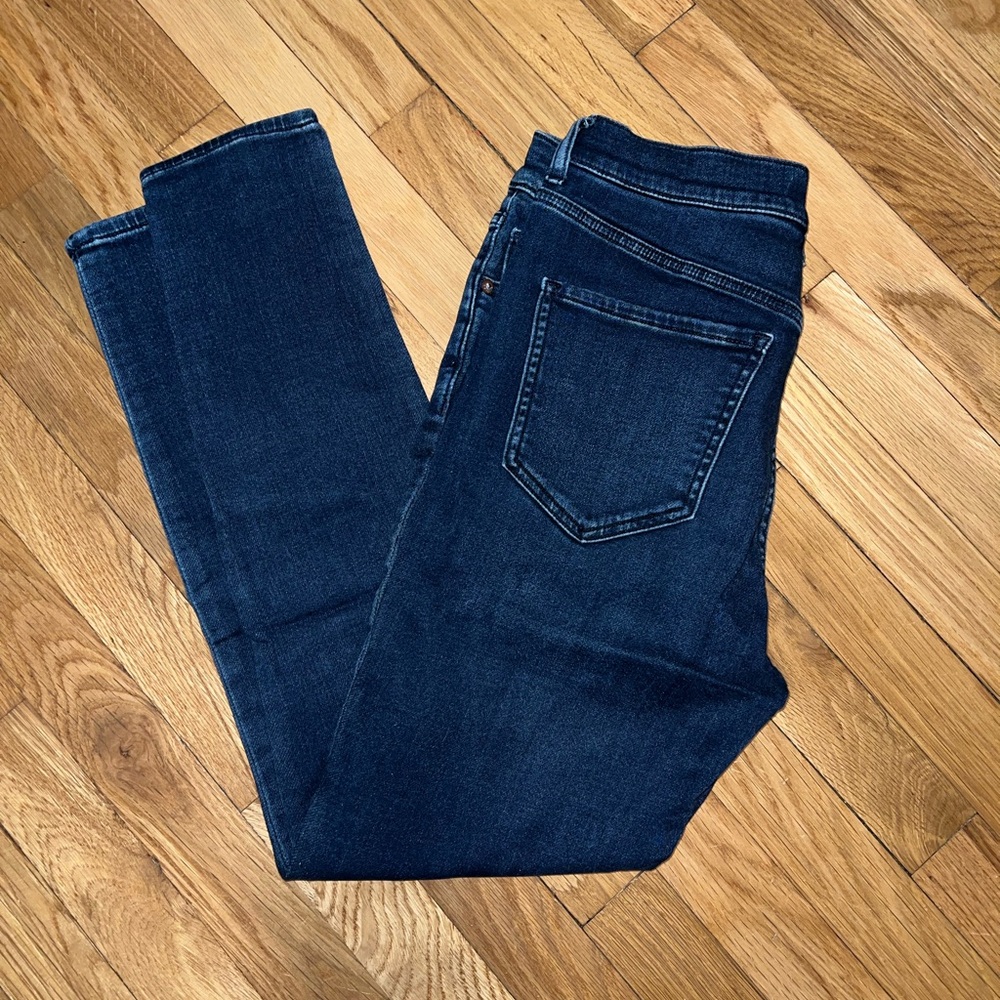 Dark blue 8R skinny high rise express jeans